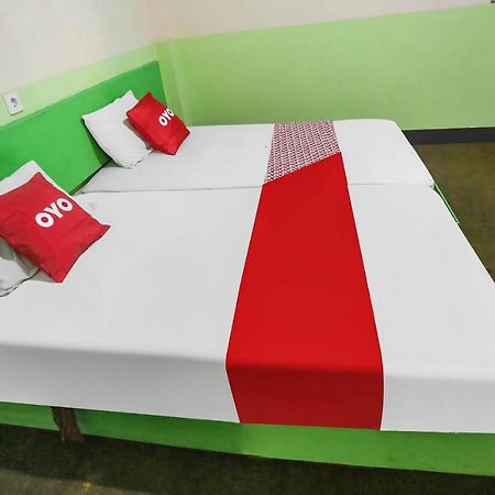 Oyo 90825 Hotel Lizha 2 Samarinda Εξωτερικό φωτογραφία