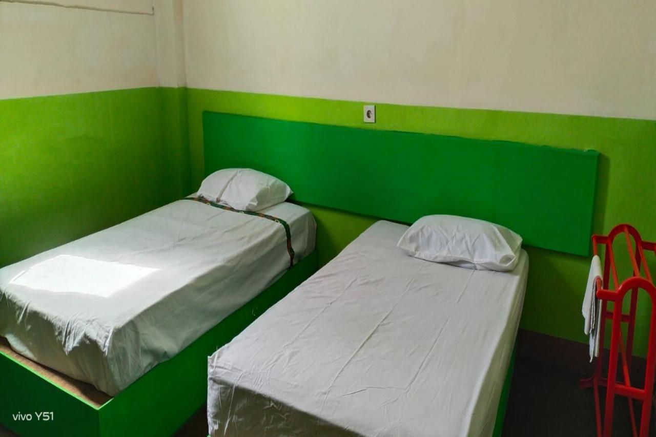 Oyo 90825 Hotel Lizha 2 Samarinda Εξωτερικό φωτογραφία