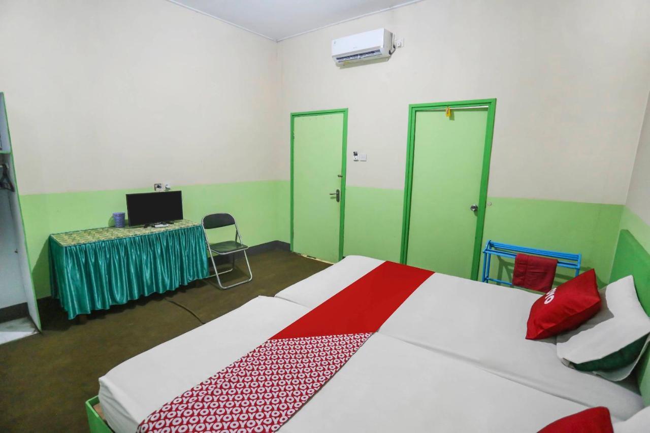 Oyo 90825 Hotel Lizha 2 Samarinda Εξωτερικό φωτογραφία
