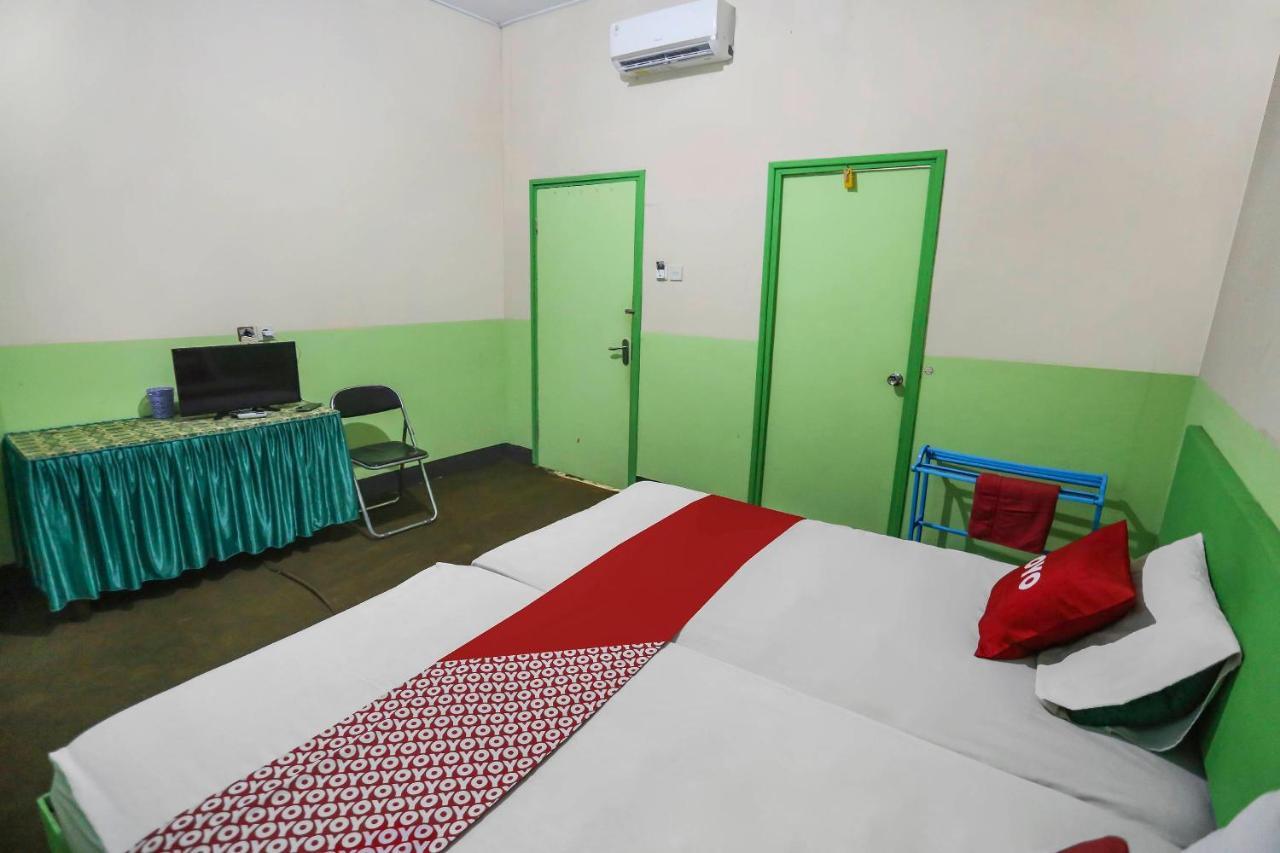 Oyo 90825 Hotel Lizha 2 Samarinda Εξωτερικό φωτογραφία
