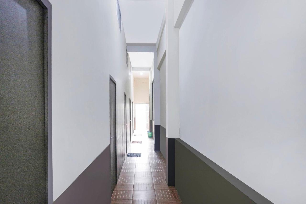 Oyo 90825 Hotel Lizha 2 Samarinda Εξωτερικό φωτογραφία