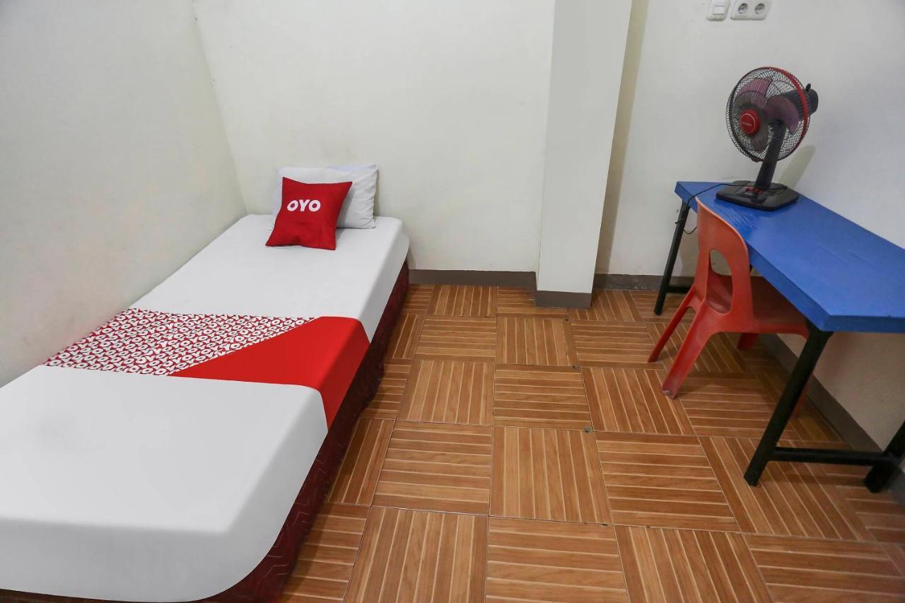 Oyo 90825 Hotel Lizha 2 Samarinda Εξωτερικό φωτογραφία