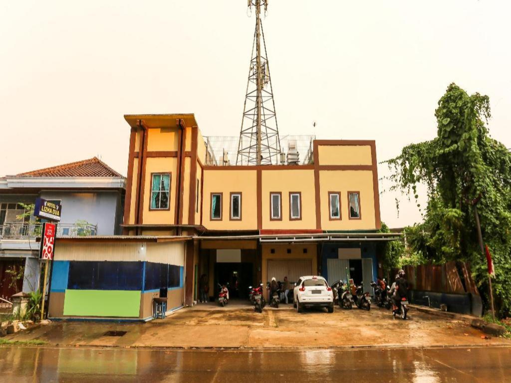 Oyo 90825 Hotel Lizha 2 Samarinda Εξωτερικό φωτογραφία