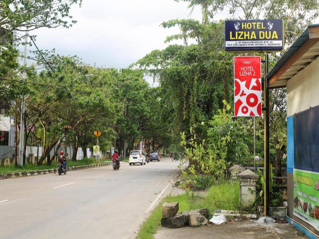Oyo 90825 Hotel Lizha 2 Samarinda Εξωτερικό φωτογραφία