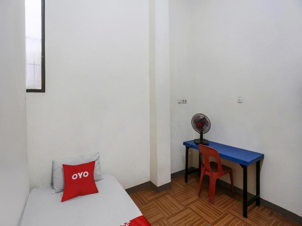 Oyo 90825 Hotel Lizha 2 Samarinda Εξωτερικό φωτογραφία