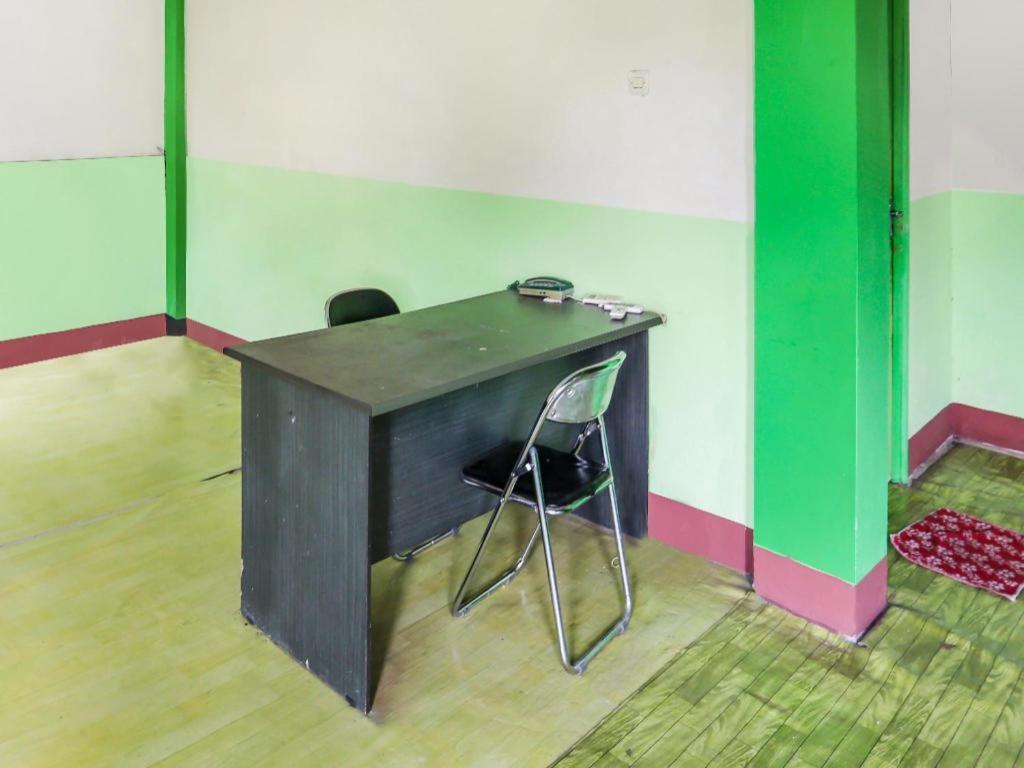 Oyo 90825 Hotel Lizha 2 Samarinda Εξωτερικό φωτογραφία
