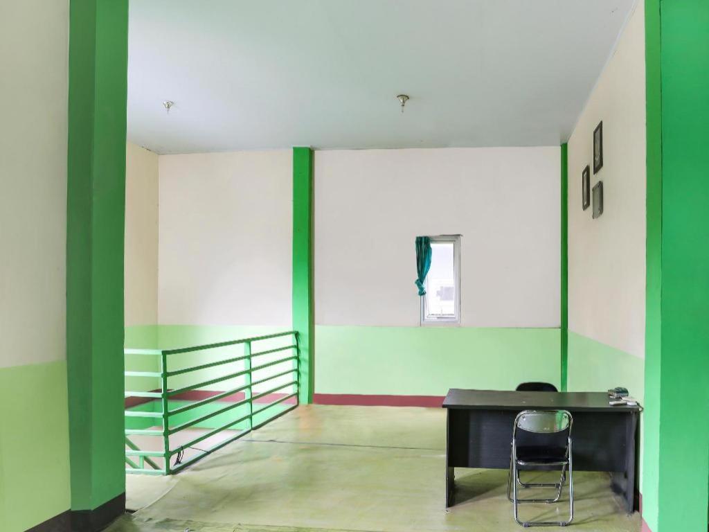 Oyo 90825 Hotel Lizha 2 Samarinda Εξωτερικό φωτογραφία